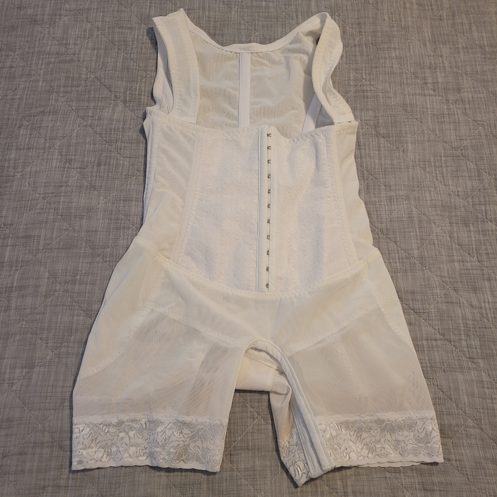 NEW ARTDYSS WHITE BODY SHAPER